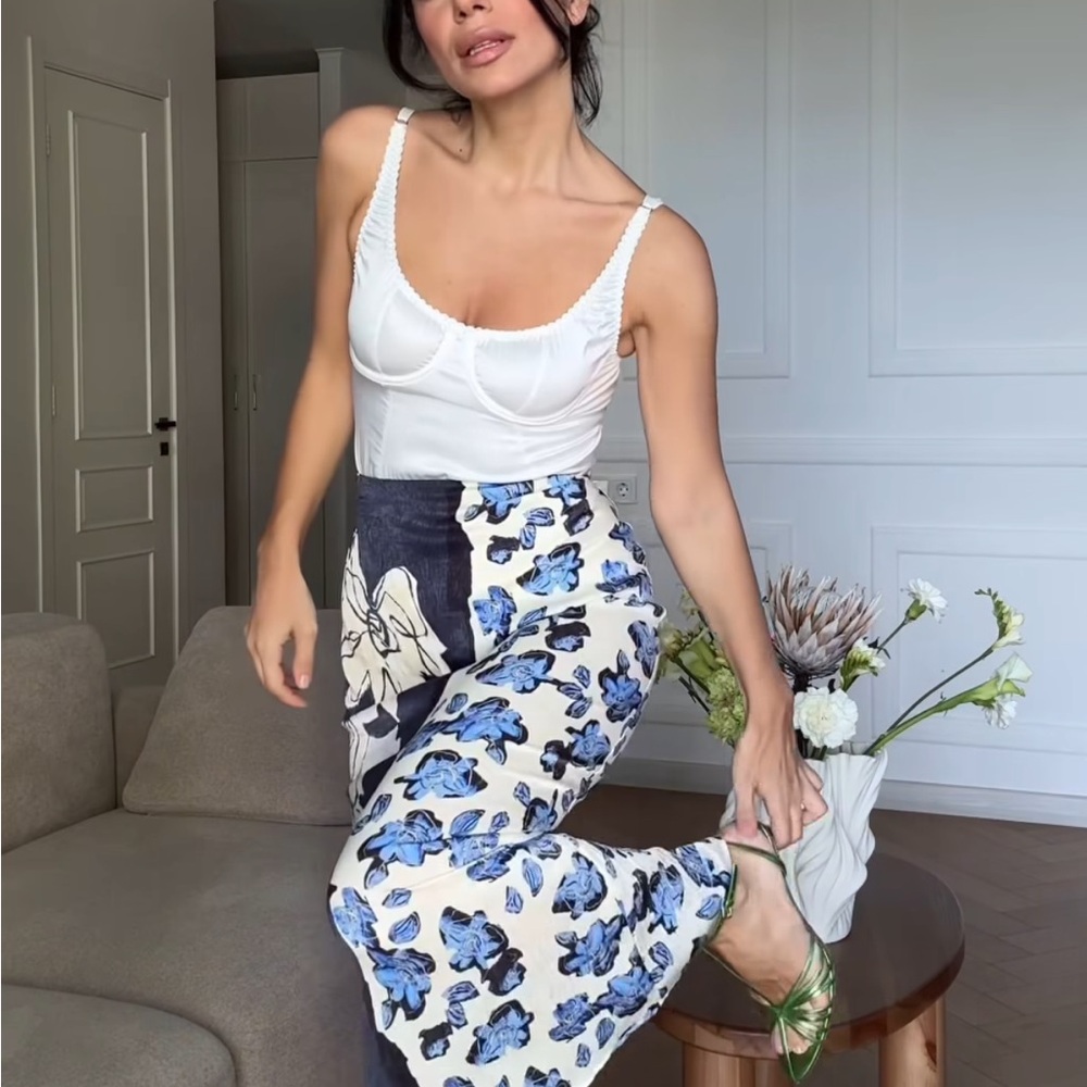 Zara Satin Printed Floral Midi Skirt - BRAND NEW!!